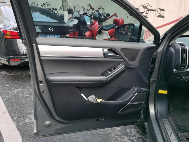 BYD Tang 2018 #10 BYD Tang 2018 car image #10