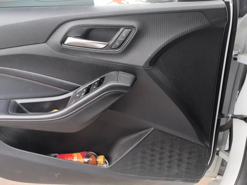 5 2023 immagine di auto #10
