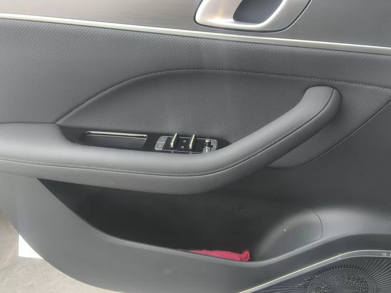 GEELY Emgrand 2025 car image #10