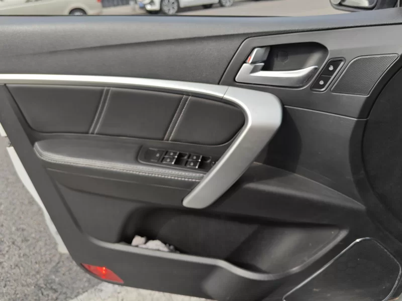 GEELY Emgrand 2017 car image #10