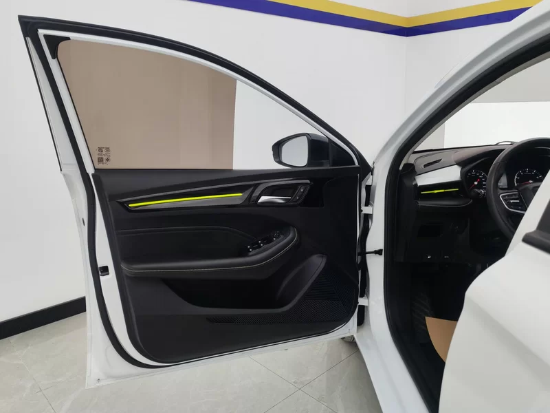 Roewe i5 2023 #10 Roewe i5 2023 car image #10