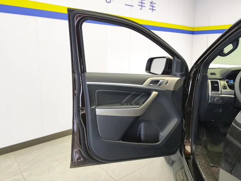 Ford Everest 2020 imagen de coche #10