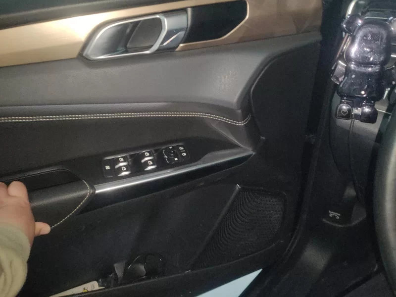 Lynk & Co 2019 #10 Lynk & Co 2019 car image #10