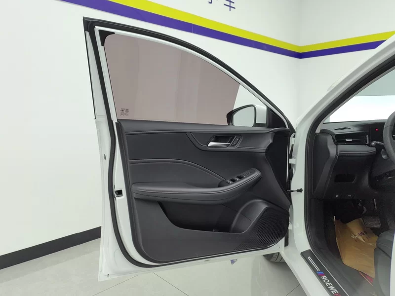Roewe i5 2023 car image #10