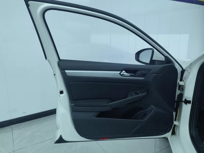 Volkswagen Lamando 2021 immagine di auto #10