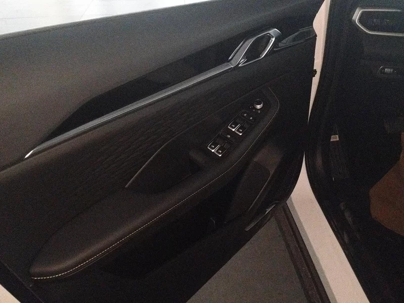 GEELY Coolray 2026 car image #10