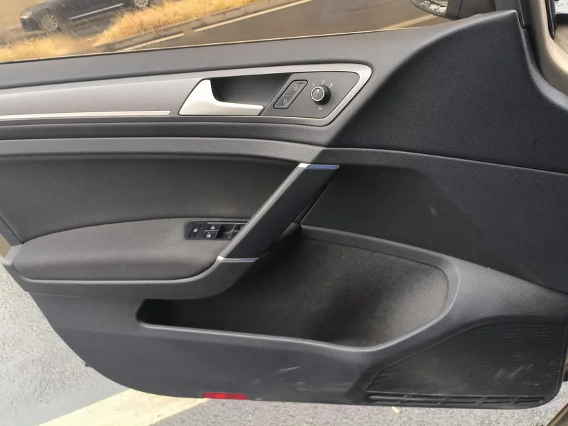 Volkswagen Golf 2017 car image #10