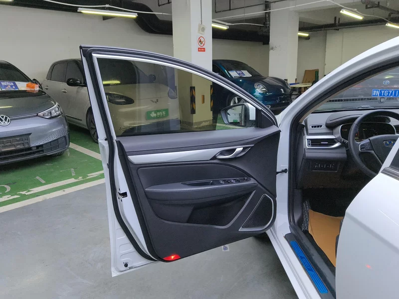 GEELY Emgrand 2019 car image #10