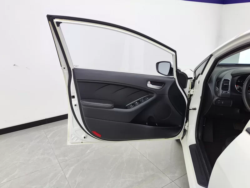 起亚 起亚K3 2017 汽车图片 #10