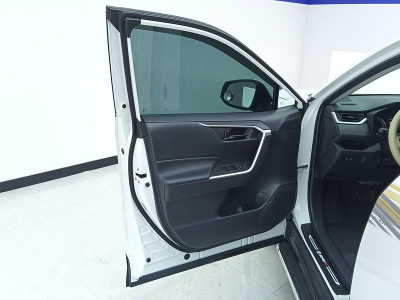 Toyota RAV4 2024 imagen de coche #10