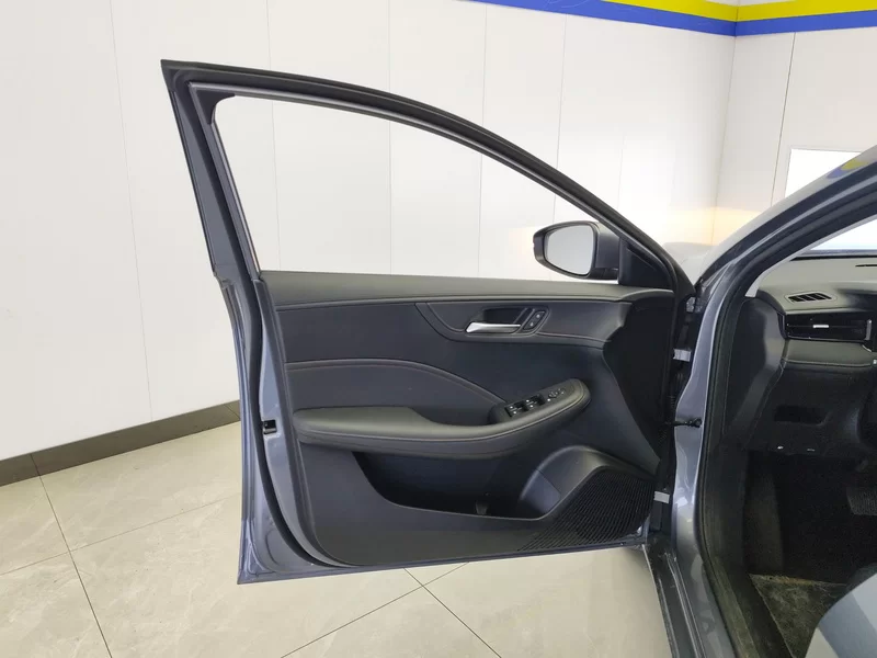 Roewe i5 2025 imagem de carro #10