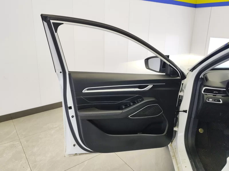 GEELY Emgrand 2023 #10 GEELY Emgrand 2023 car image #10