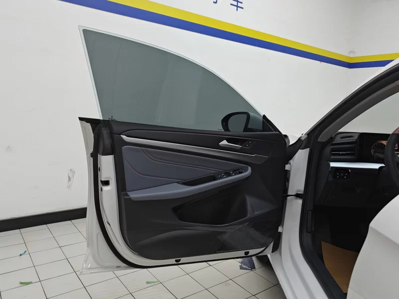 Volkswagen Lamando 2023 immagine di auto #10