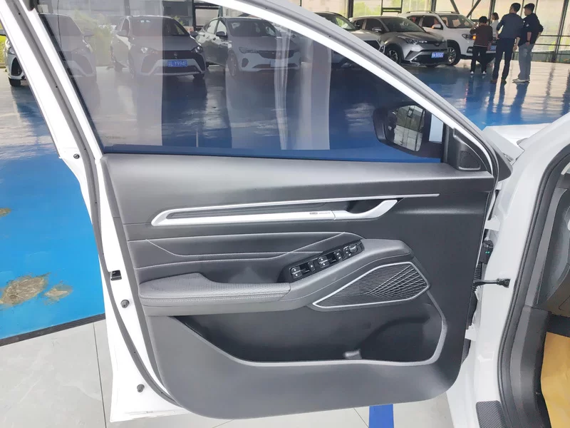GEELY Emgrand 2023 car image #10