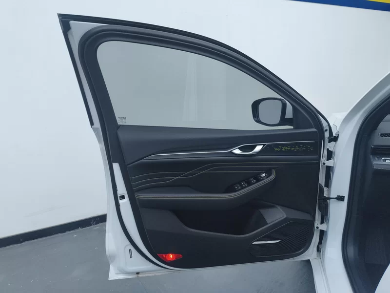 Preface 2024 imagen de coche #10