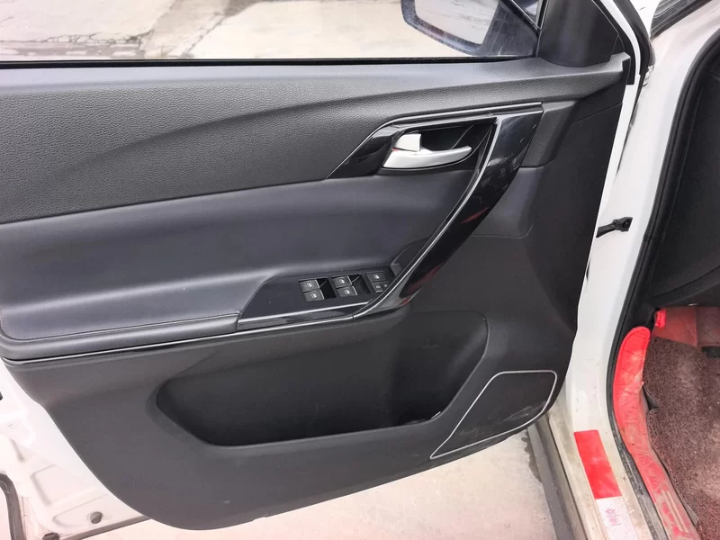 Forthing T5 2020 car image #10