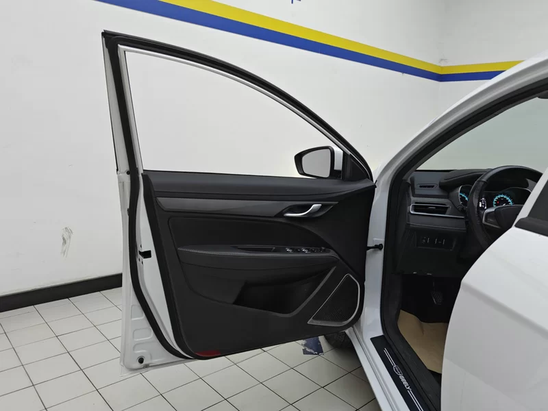 Emgrand 2021 #10 Emgrand 2021 car image #10
