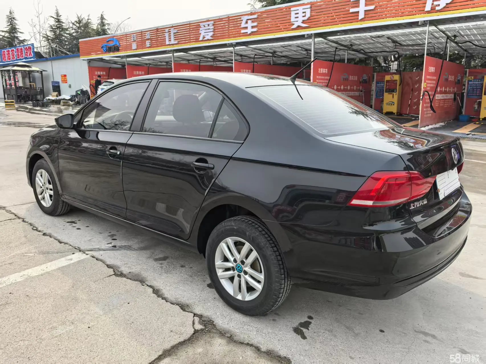 Volkswagen e-up! 2018 immagine di auto #10