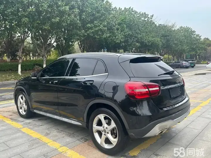 Mercedes-Benz GLA Class 2019 car image #10