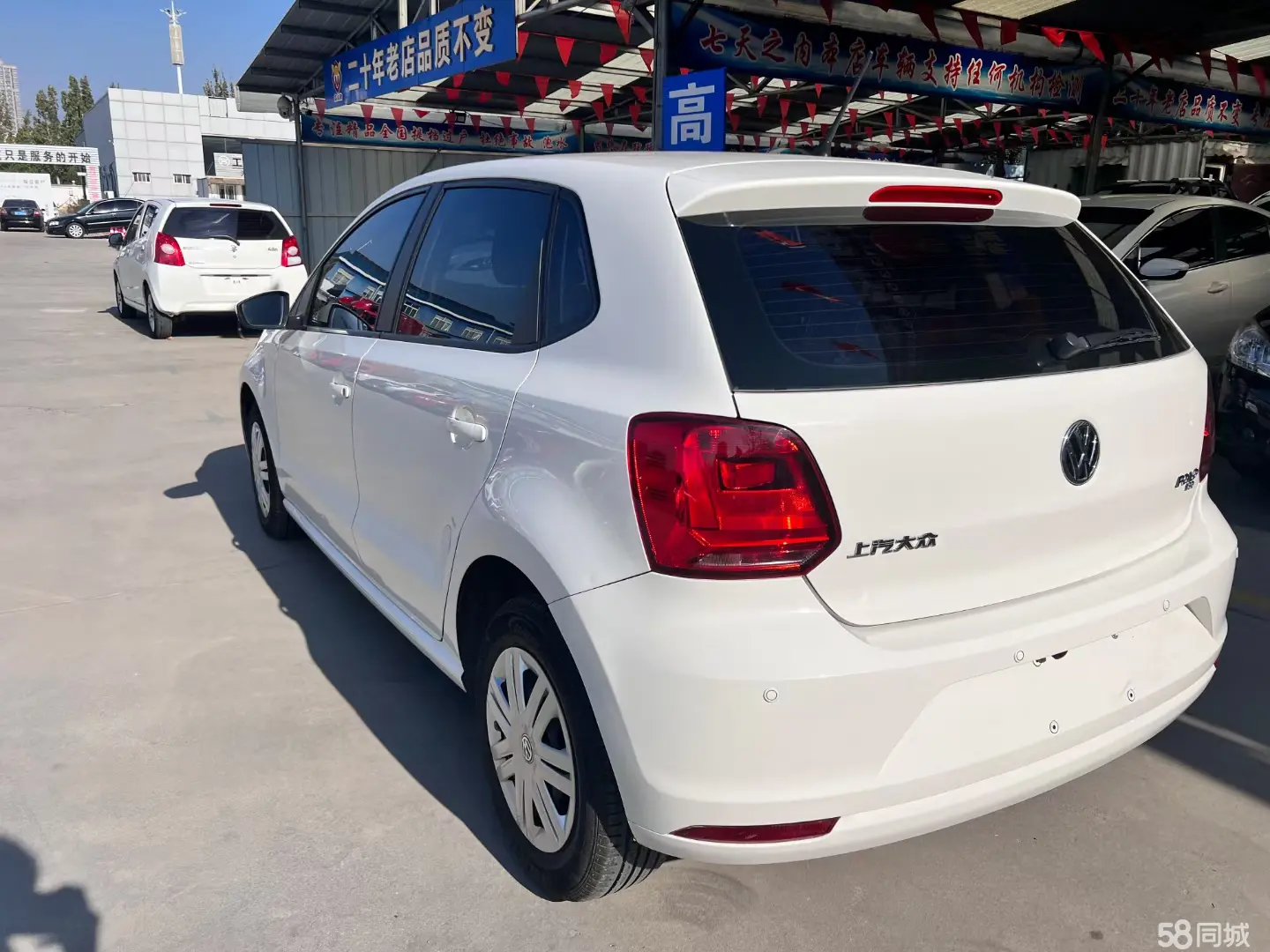 Volkswagen e-up! 2018 immagine di auto #10