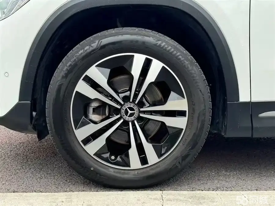 Mercedes-Benz GLA Class 2022 car image #10