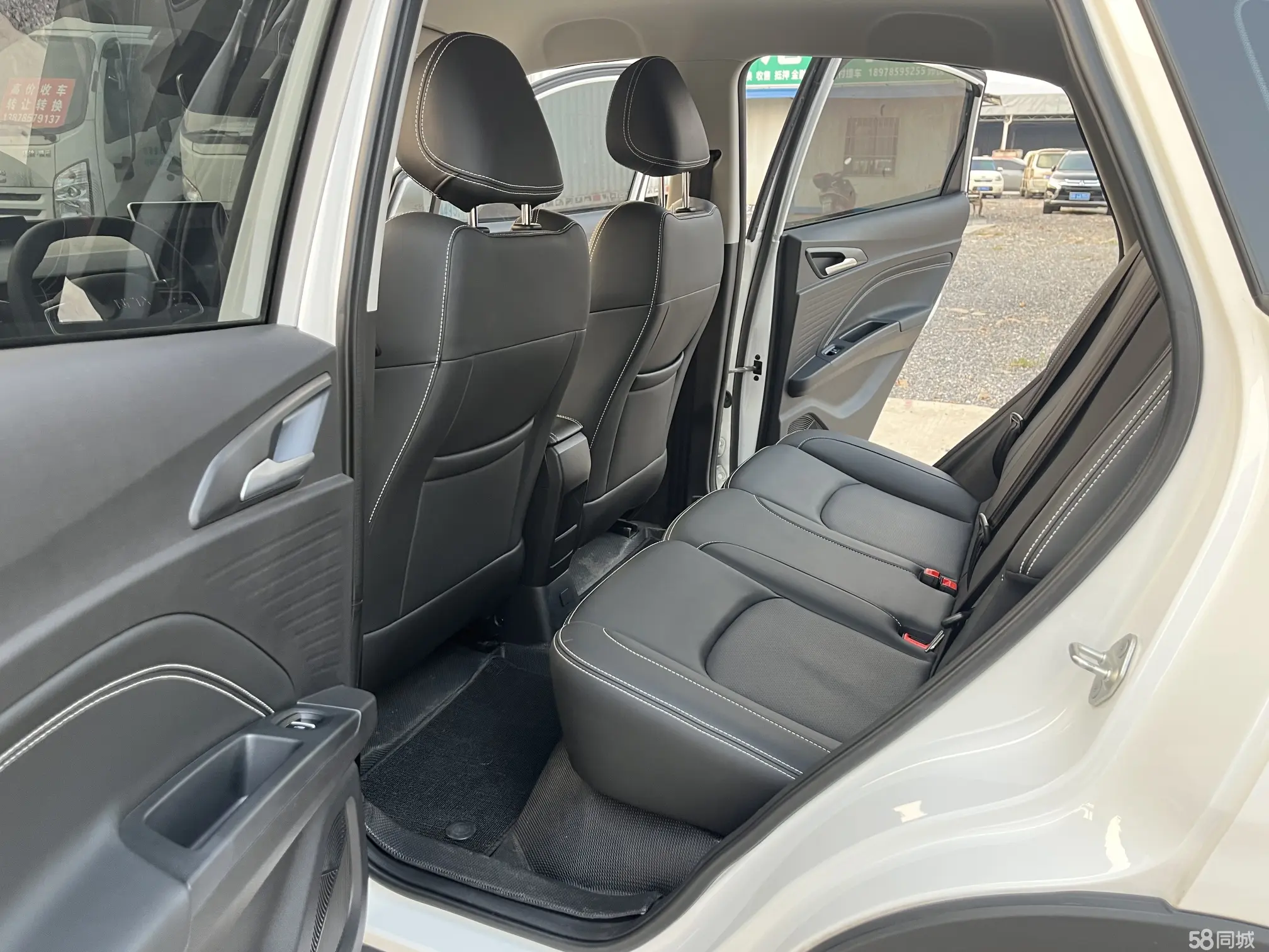 哪吒汽车 哪吒AYA 2024 汽车图片 #10