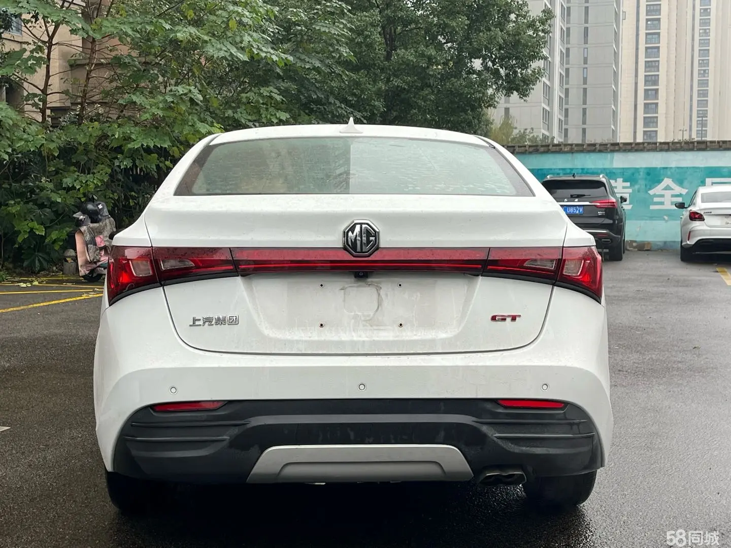 MG GT 2016 car image #10