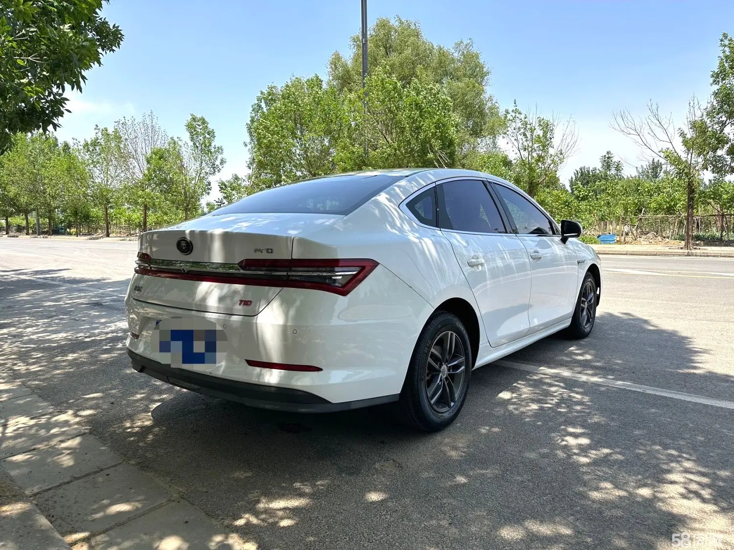 BYD Qin Pro 2018 immagine di auto #10
