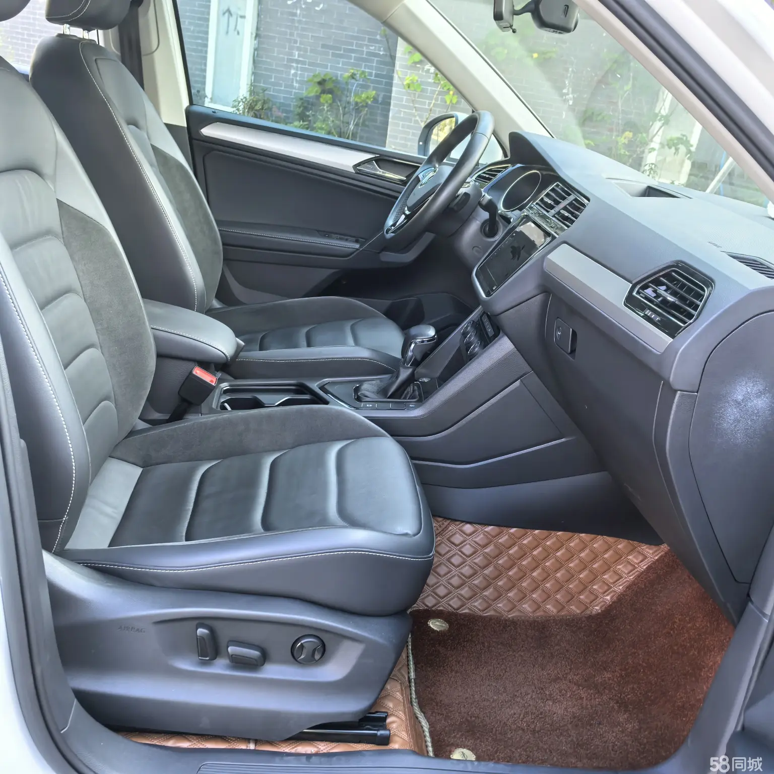 Volkswagen Tiguan L 2021 immagine di auto #10