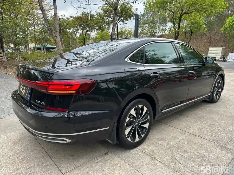 Volkswagen Passat 2021 car image #10