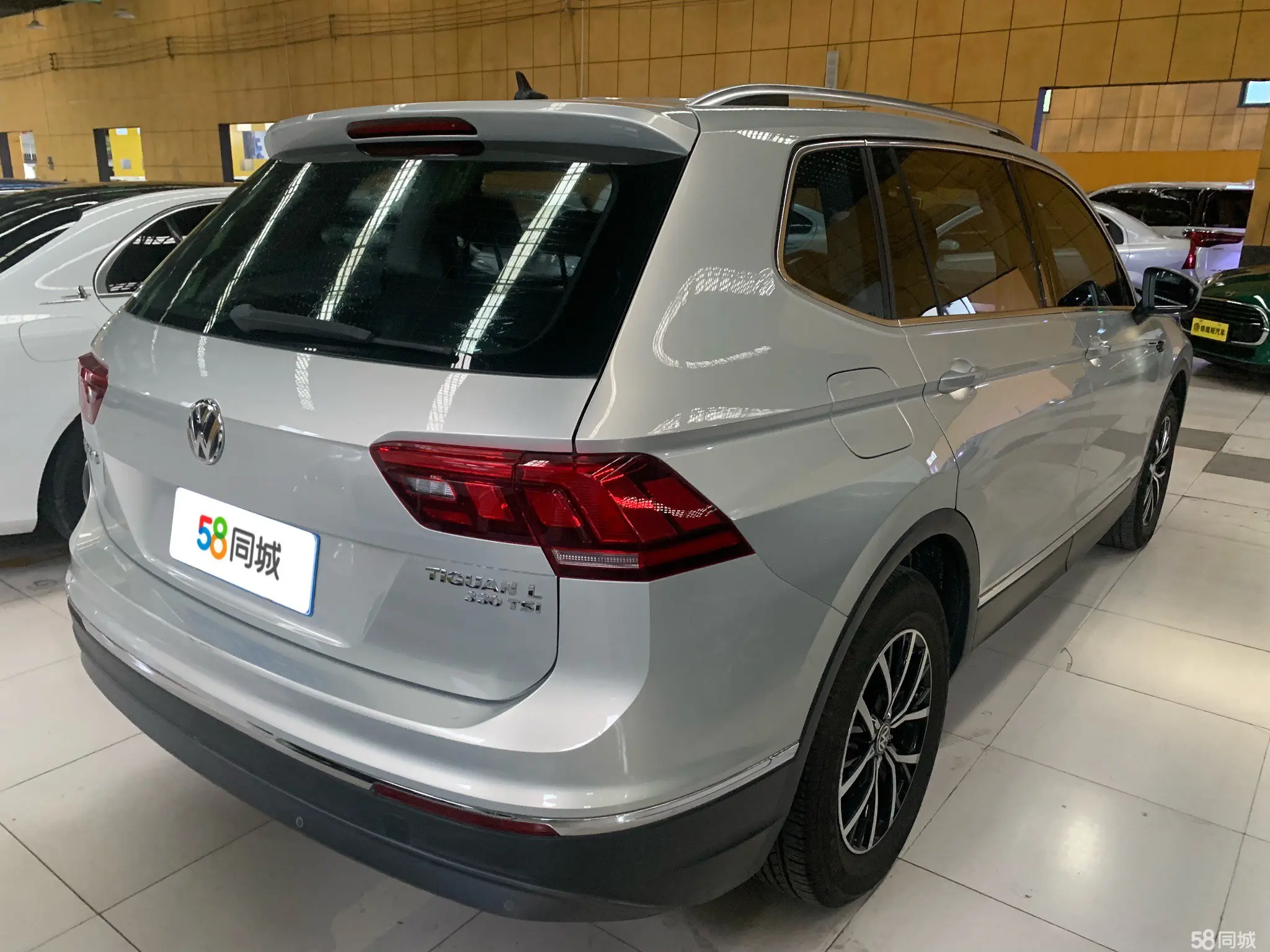 Volkswagen Tiguan L 2018 #10 Volkswagen Tiguan L 2018 car image #10