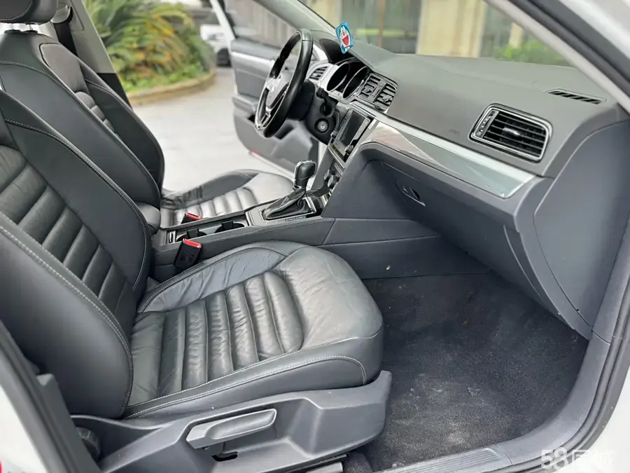 Volkswagen Lamando 2016 immagine di auto #10