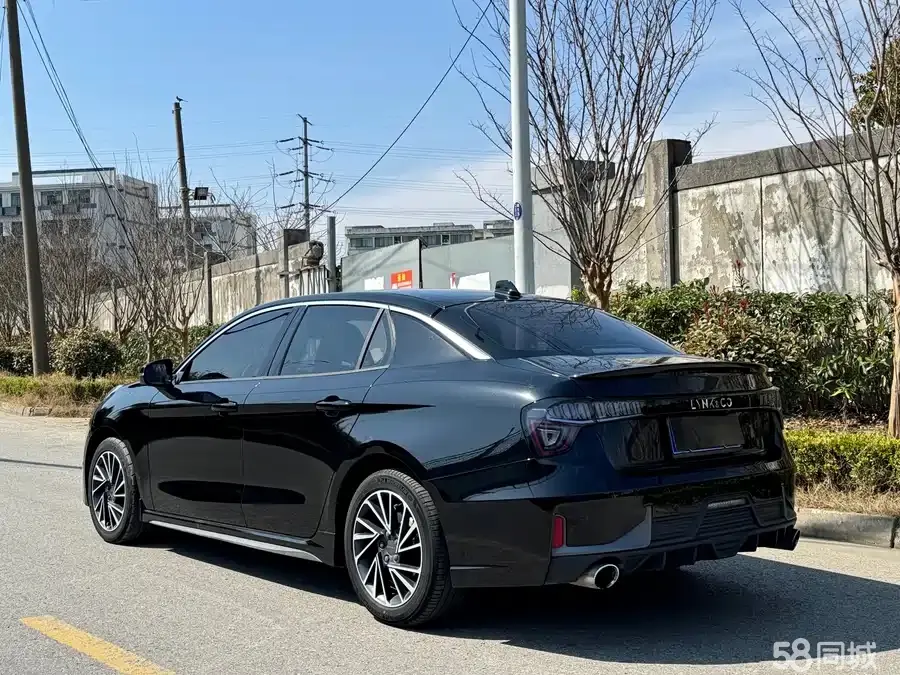 Lynk & Co 03 2019 #10 Lynk & Co 03 2019 car image #10