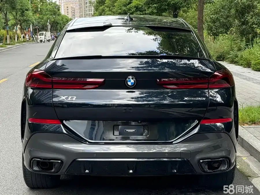 BMW X6 2023 car image #10