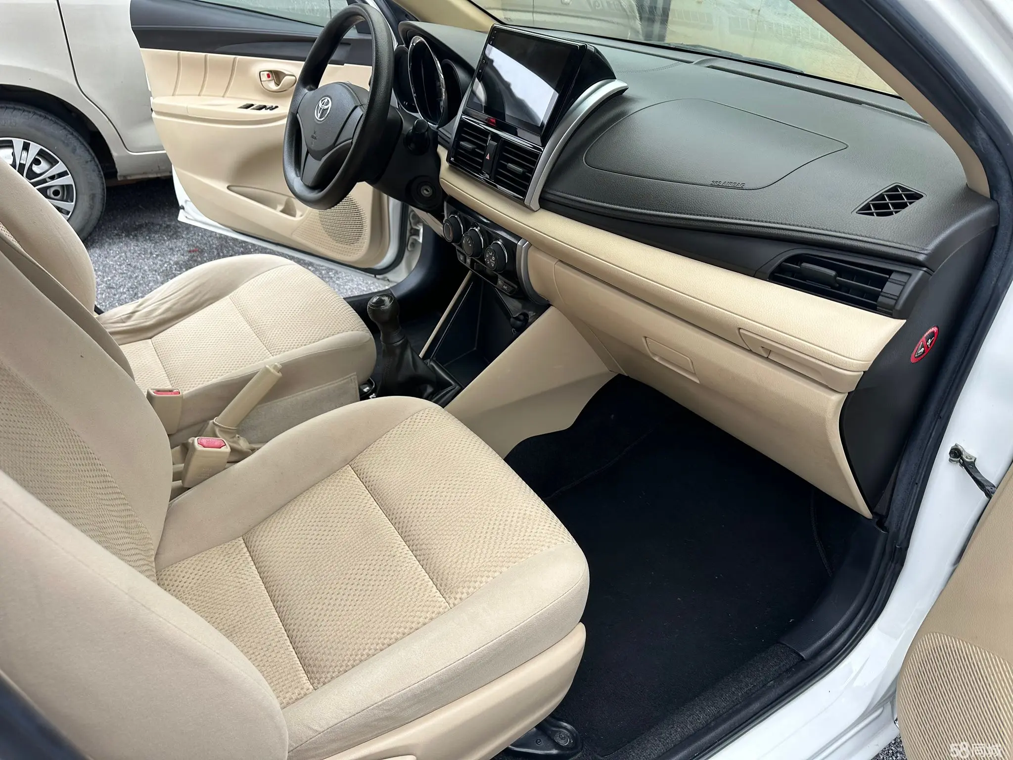 Toyota Vios 2015 immagine di auto #10