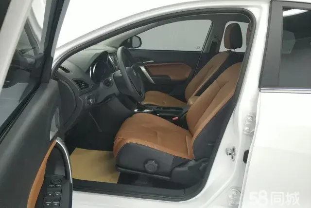 MG GT 2016 car image #10