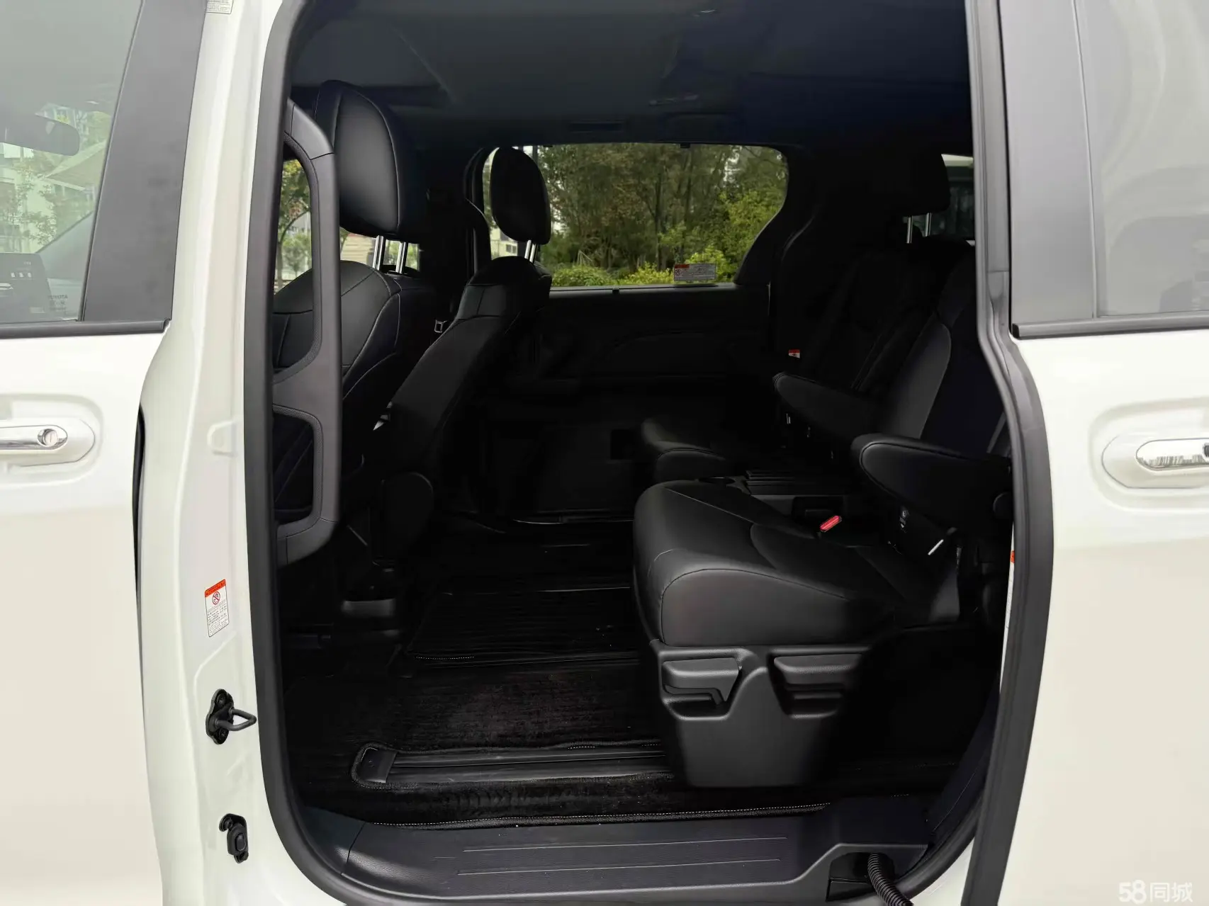 Toyota Granvia 2025 car image #10