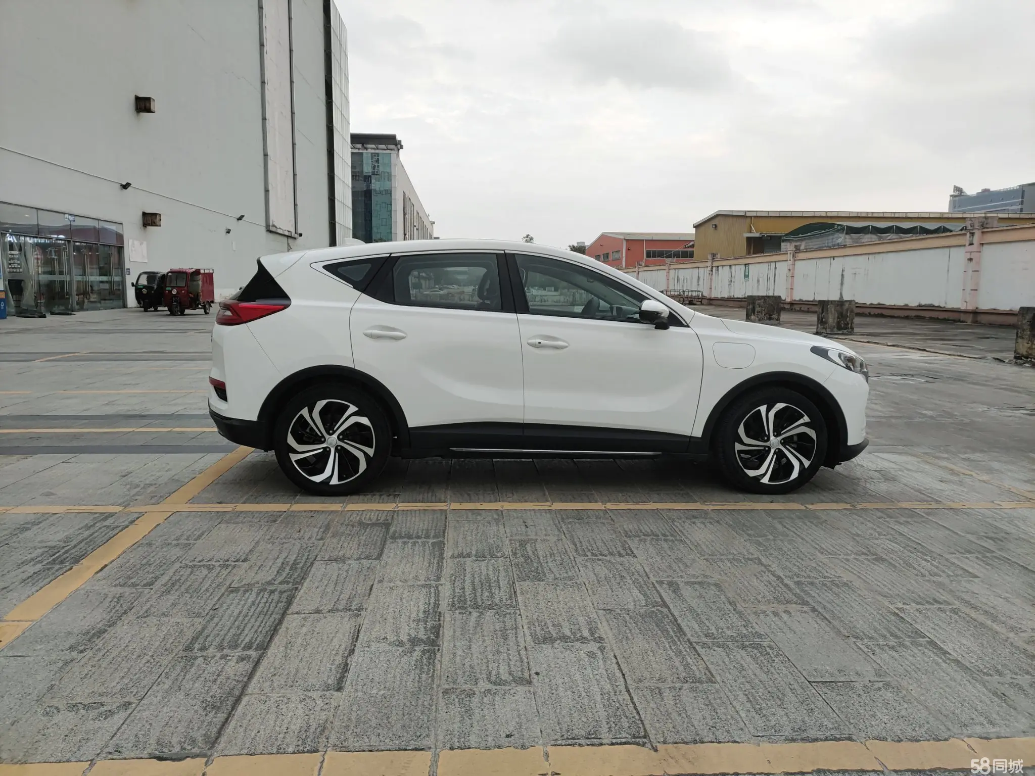 HongQi E-HS3 2019 car image #10