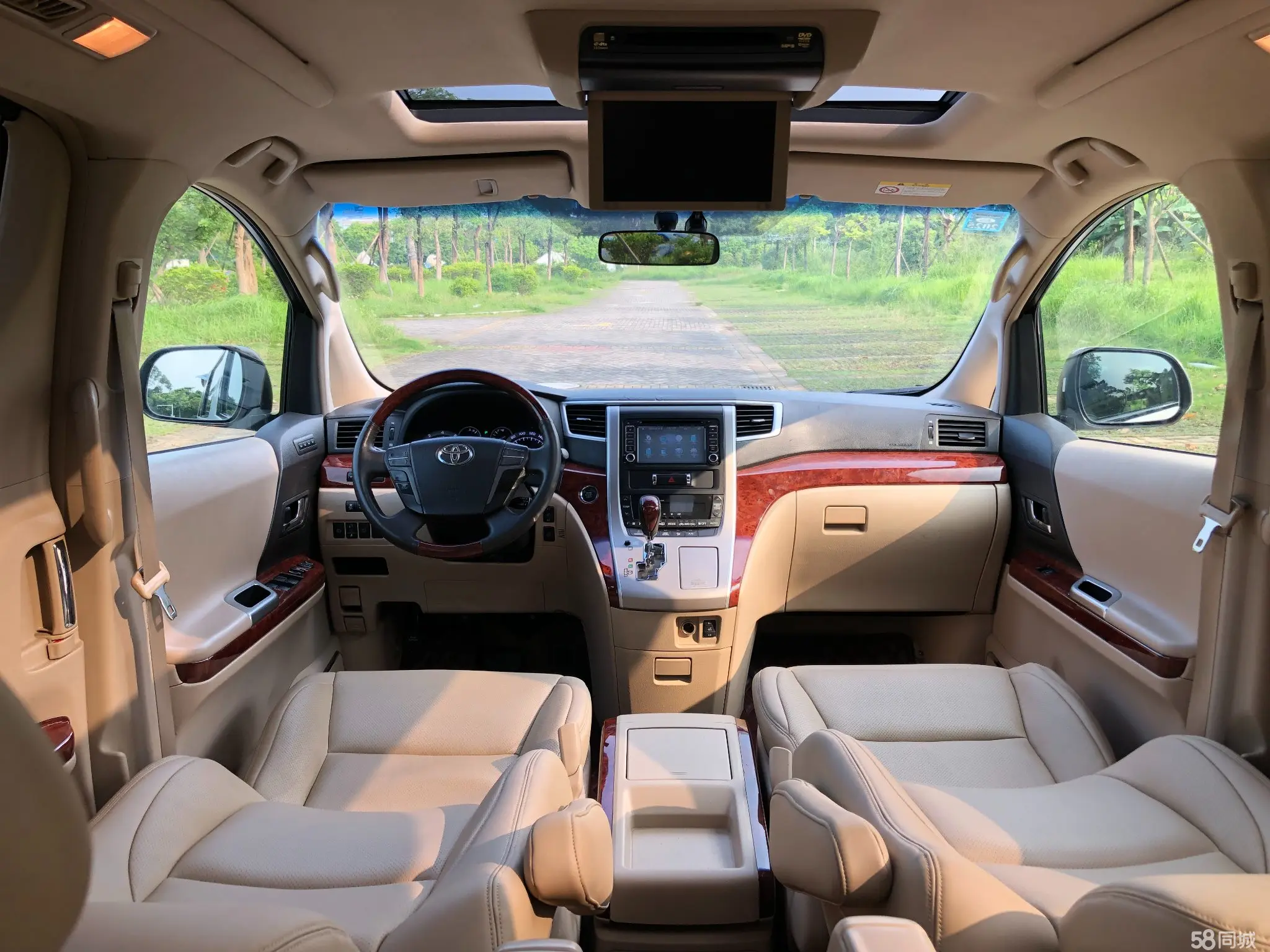 丰田 埃尔法 2010 汽车图片 #10