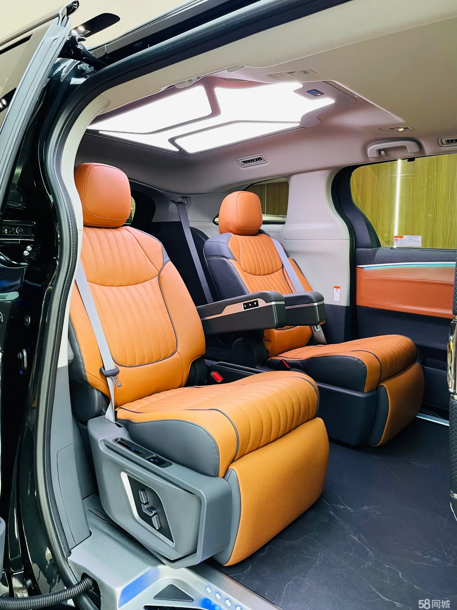 Toyota Granvia 2023 immagine di auto #10