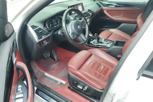 BMW X4 2019 car image #10