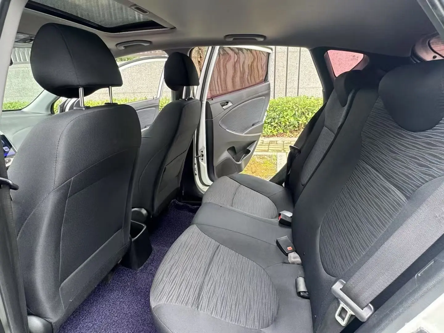 Hyundai Reina Hatchback 2014 car image #10