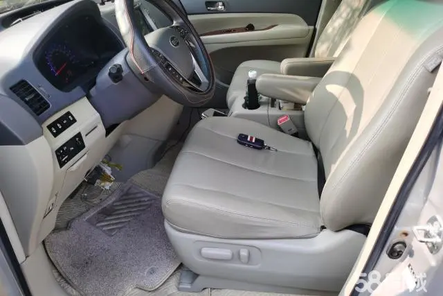 BYD M6 2015 car image #10