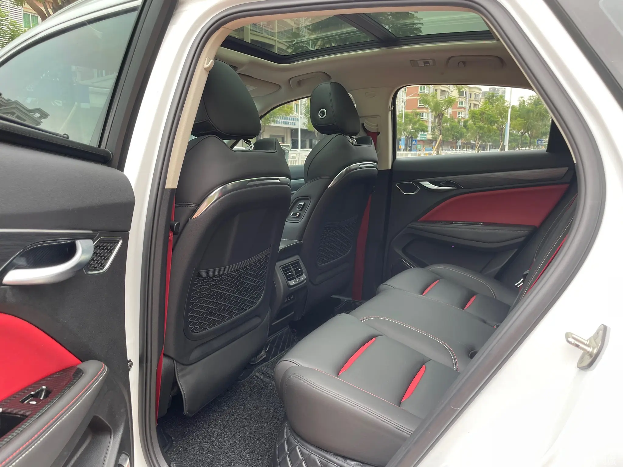 GEELY Tugella 2019 car image #10