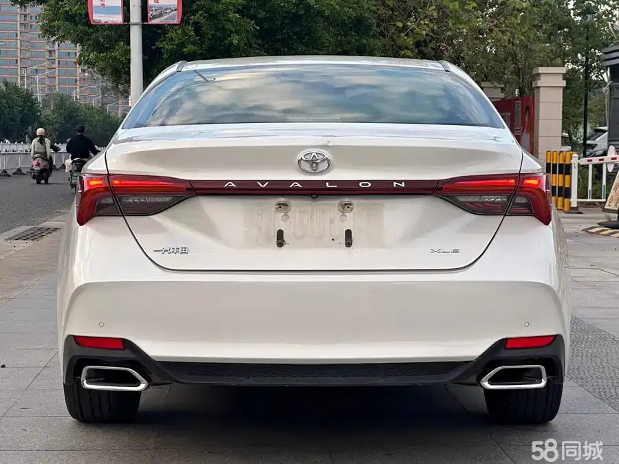Toyota Avalon 2021 car image #10