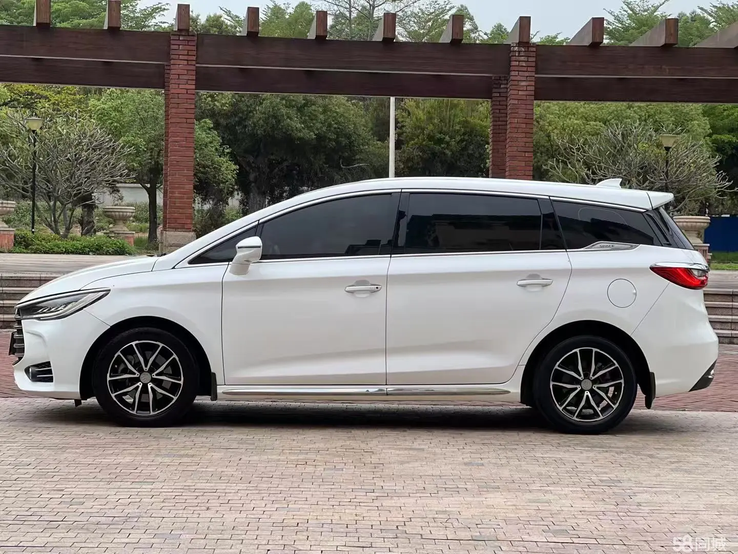 BYD Song MAX 2017 immagine di auto #10