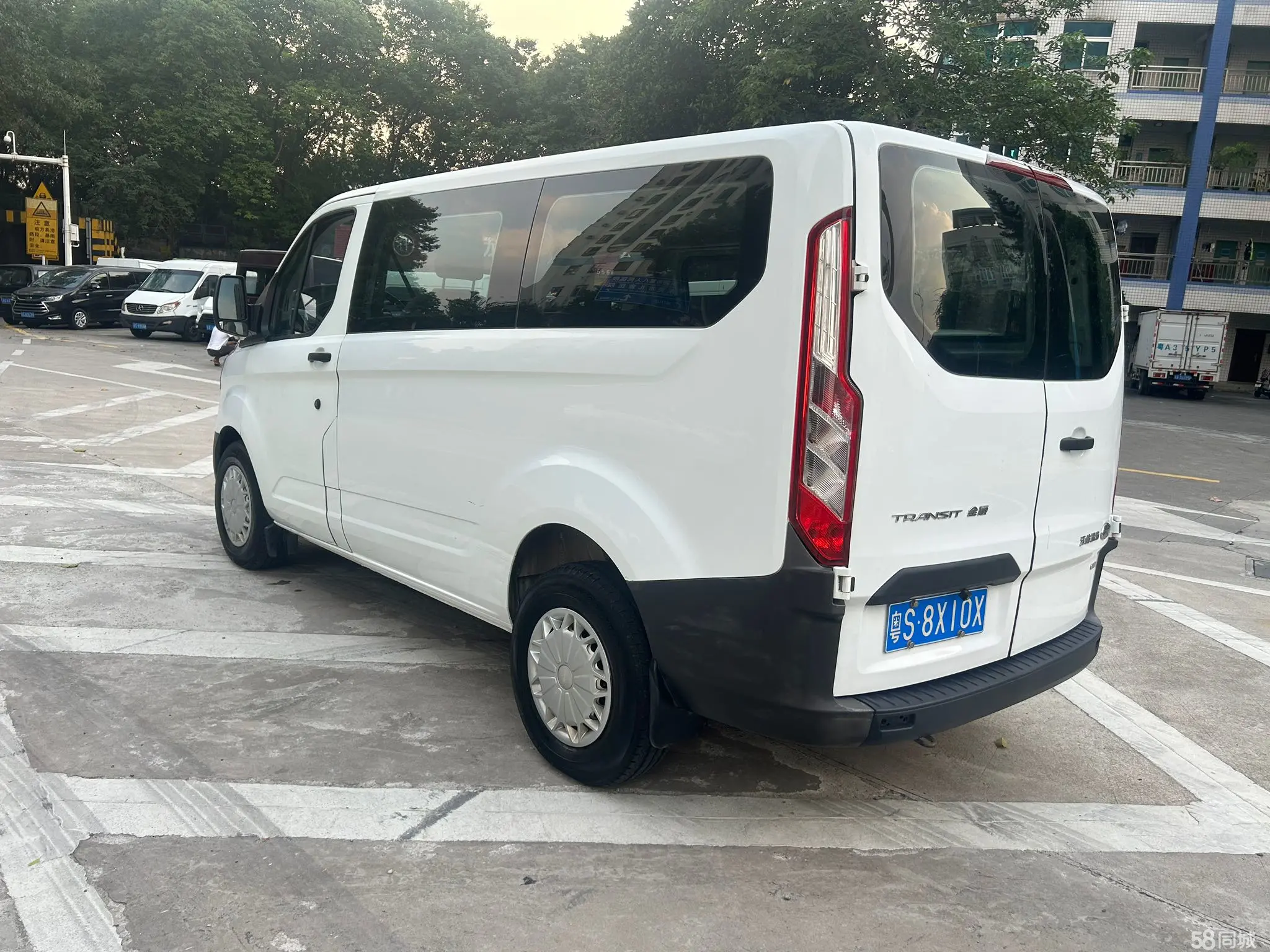 Ford Transit 2019 car image #10