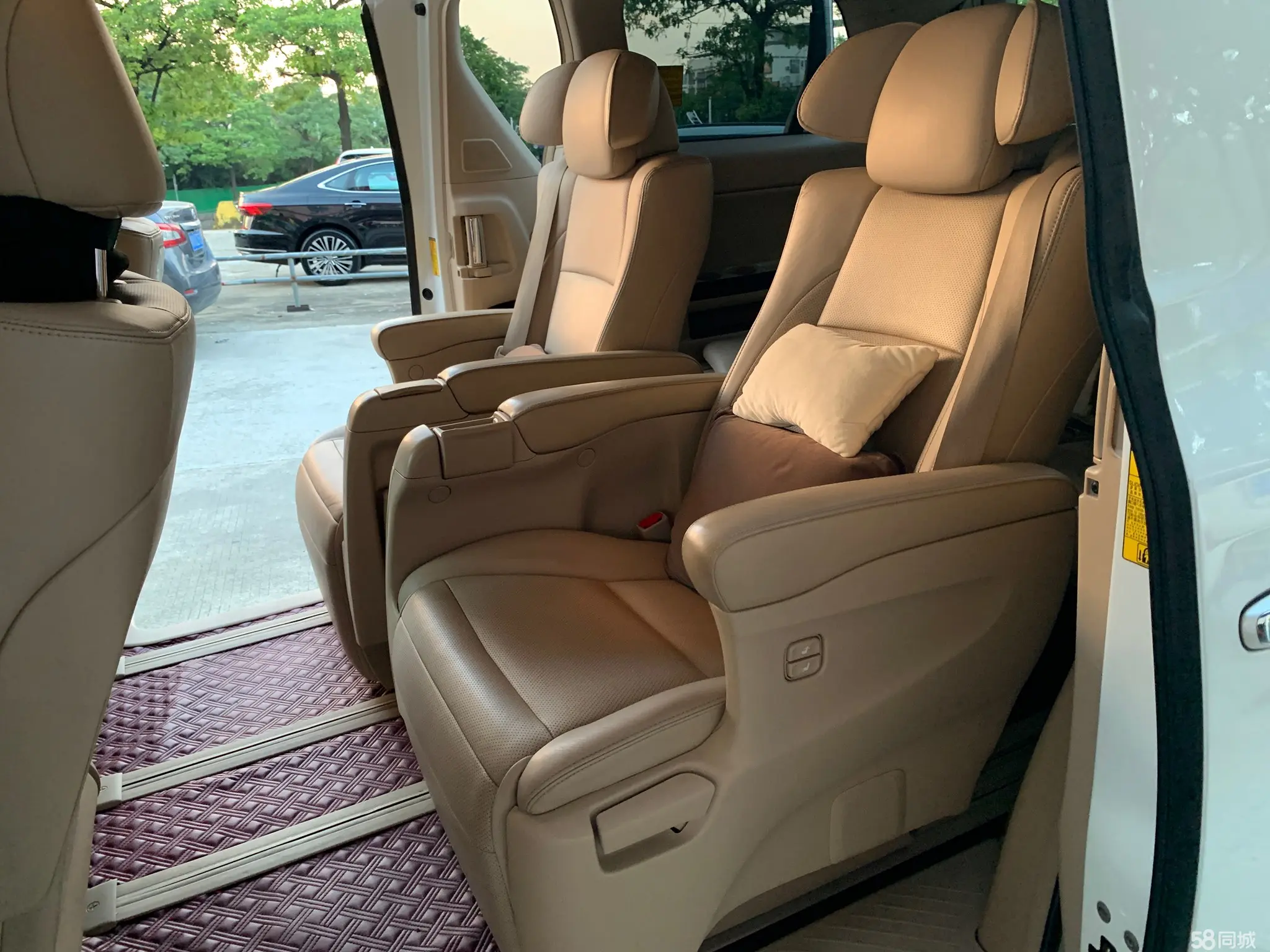 丰田 埃尔法 2013 汽车图片 #10