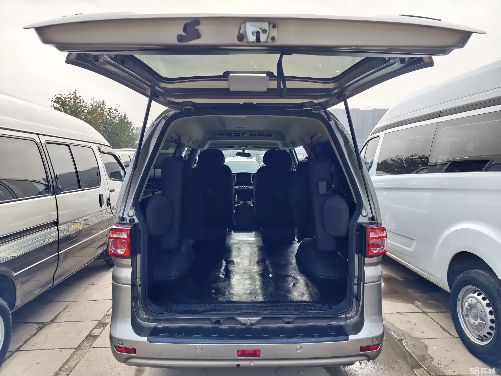 Forthing Lingzhi EV 2022 car image #10