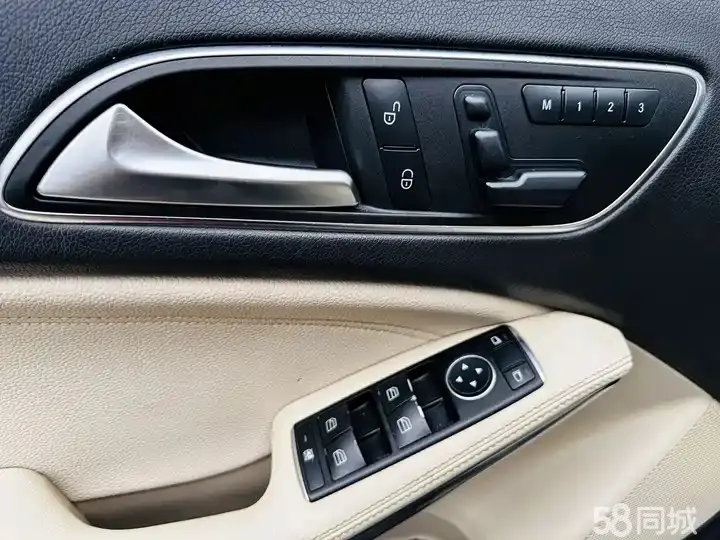 Mercedes-Benz GLA Class 2015 car image #10